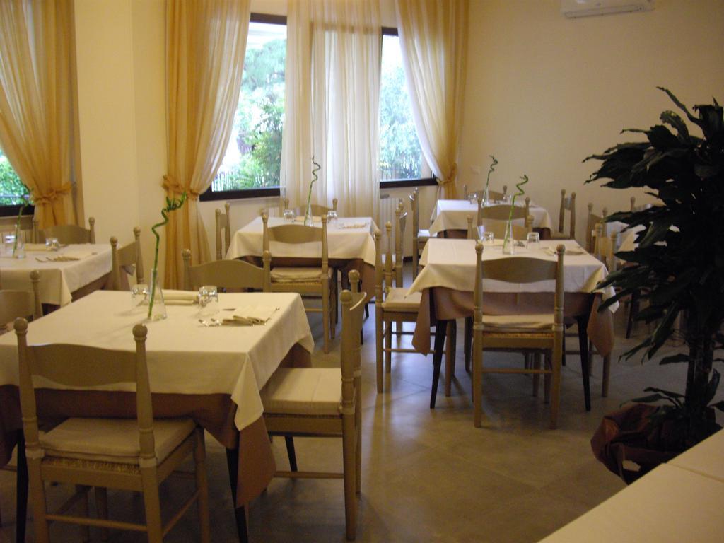 Residenza Hotel Garden Toscolano Maderno Exterior photo